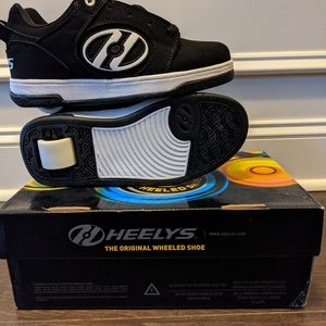 Boys size 4 Heelys